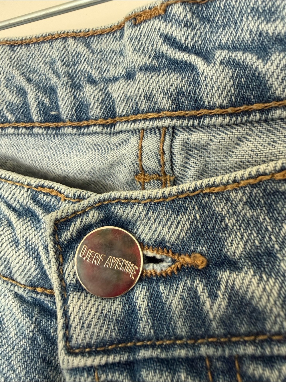 Djerf Avenue Relaxed Jeans - Picture 2 of 6